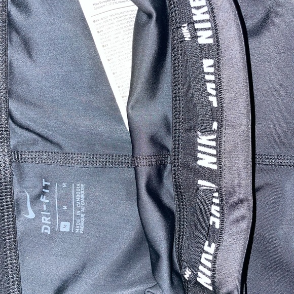 NWOT Nike 7/8 Dry-fit running leggings - Picture 4 of 6